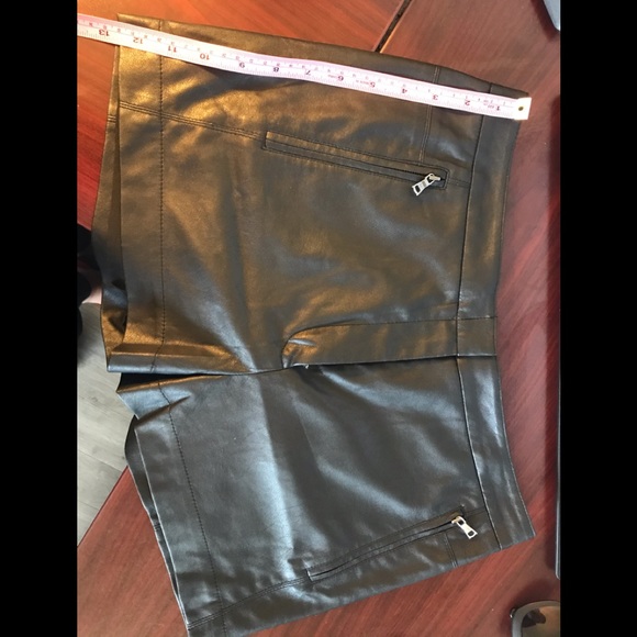 BCBG Maxazria Shorts - Picture 5 of 7